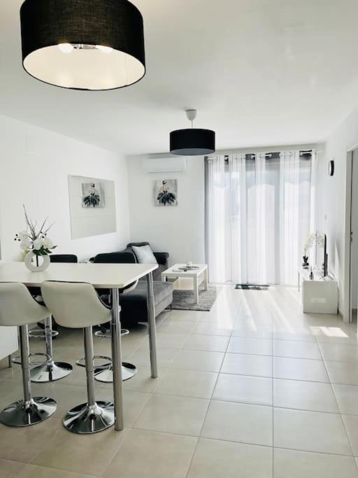 Maison 4 Personnes Avec Jacuzzi Marignane Eksteriør billede
