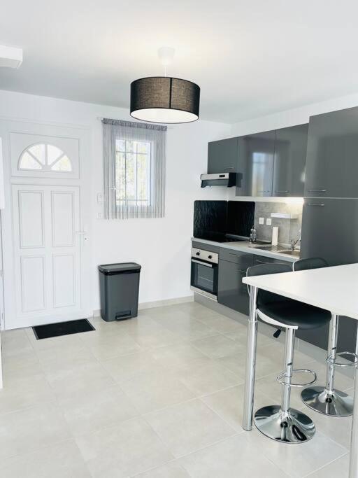 Maison 4 Personnes Avec Jacuzzi Marignane Eksteriør billede